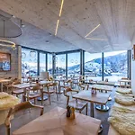 Mad Mount & Hotel 3*
