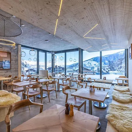 Mad Mount & Hotel 3*