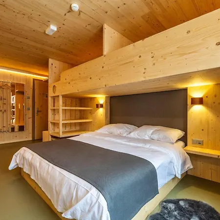 Mad Mount & Hotel 3*
