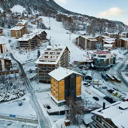 Mad Mount & Hotel