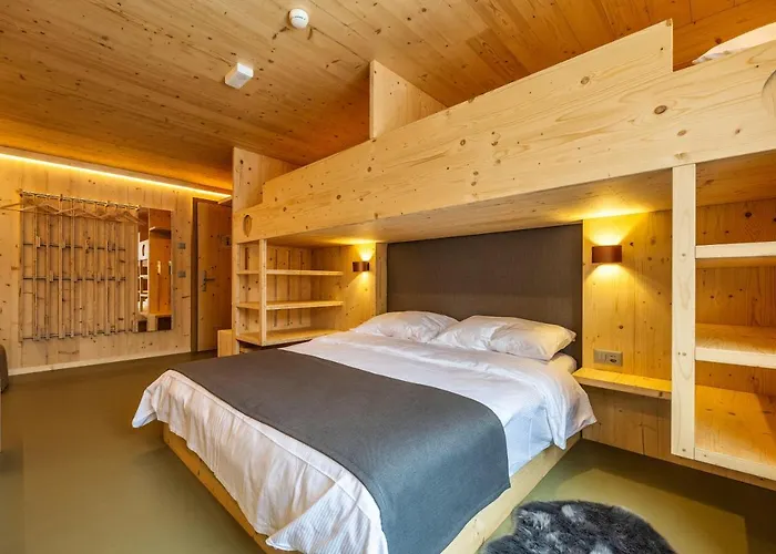 Mad Mount & Hotel 3*