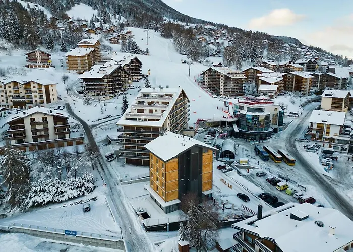 Mad Mount & Hotel