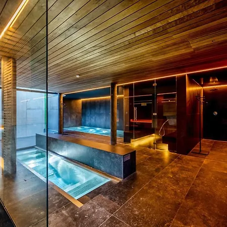 Hotel Mad Mount & 3*